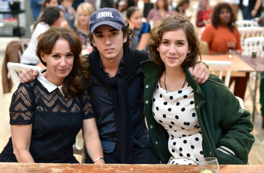 Ninon Ardisson Biography: Artist and Game Designer Exploring Alternative Textile Futures